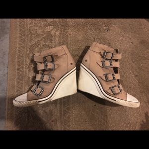 Simply Vera Vera wang wedge sneakers
